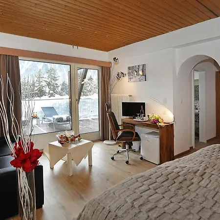 Ξενοδοχείο Derby Νταβός