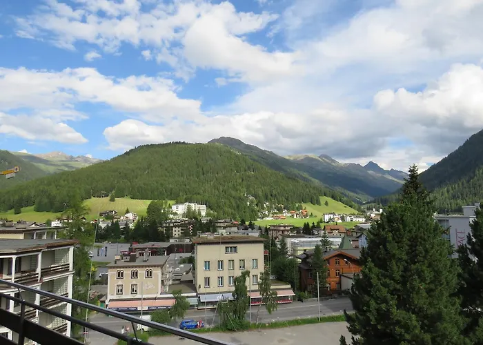 Ξενοδοχείο Derby Νταβός